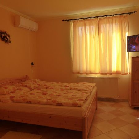 Napfeny Apartman Es Vendeghaz Egerszalók Εξωτερικό φωτογραφία