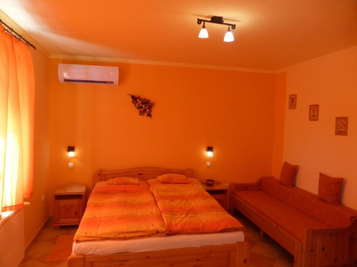 Napfeny Apartman Es Vendeghaz Egerszalók Εξωτερικό φωτογραφία
