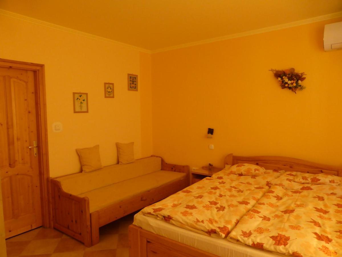 Napfeny Apartman Es Vendeghaz Egerszalók Εξωτερικό φωτογραφία