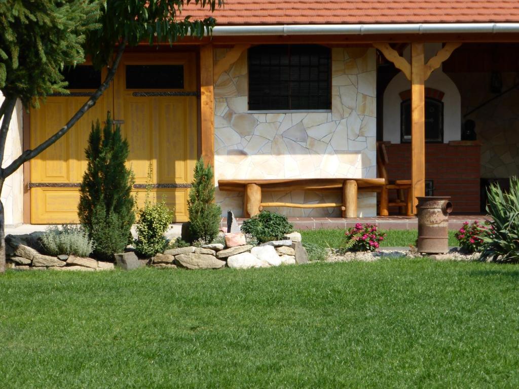 Napfeny Apartman Es Vendeghaz Egerszalók Εξωτερικό φωτογραφία