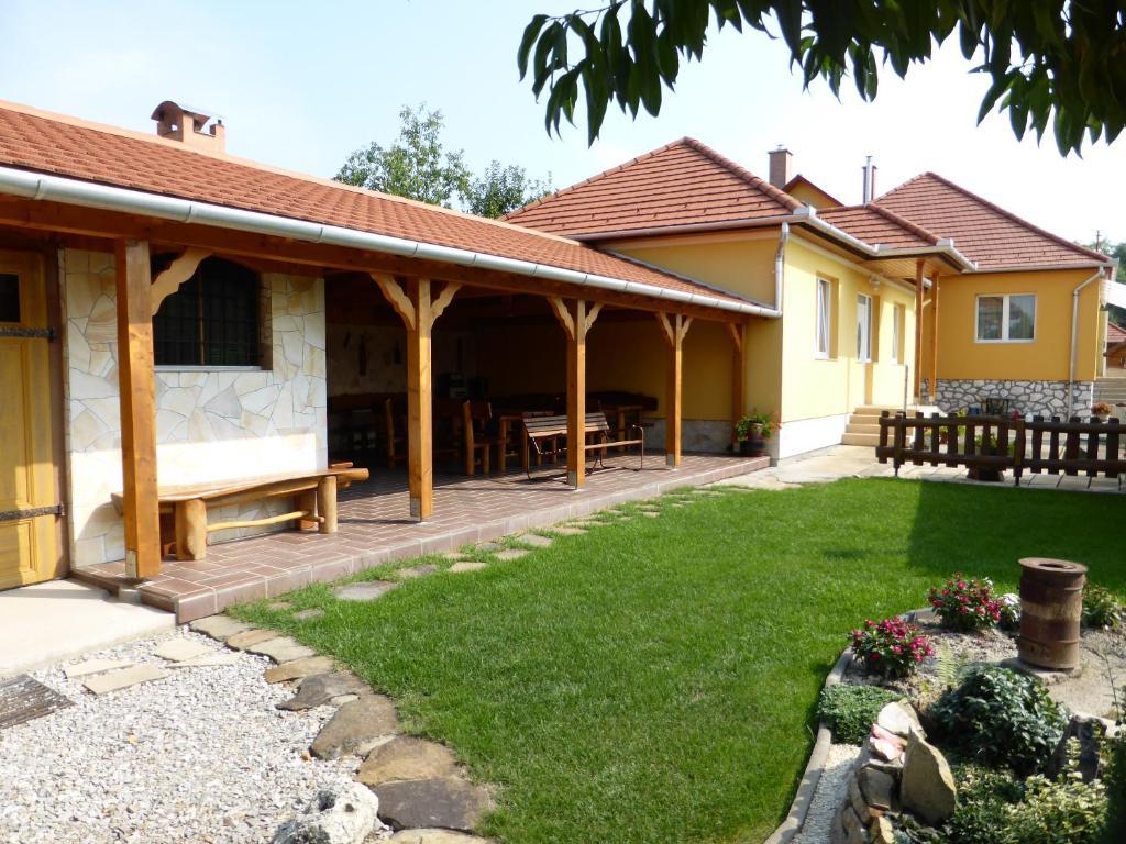 Napfeny Apartman Es Vendeghaz Egerszalók Εξωτερικό φωτογραφία
