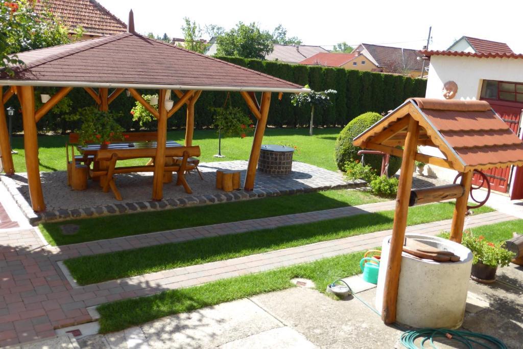 Napfeny Apartman Es Vendeghaz Egerszalók Δωμάτιο φωτογραφία