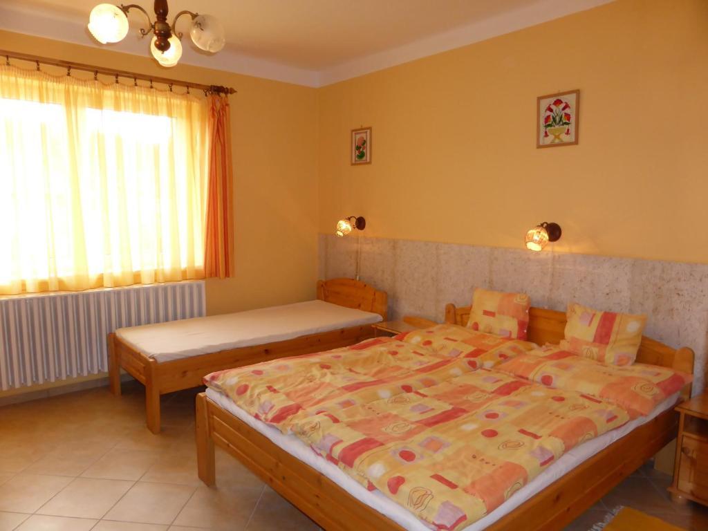 Napfeny Apartman Es Vendeghaz Egerszalók Δωμάτιο φωτογραφία