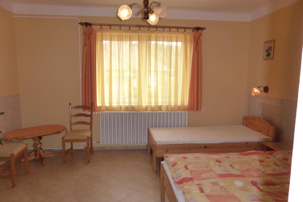 Napfeny Apartman Es Vendeghaz Egerszalók Δωμάτιο φωτογραφία