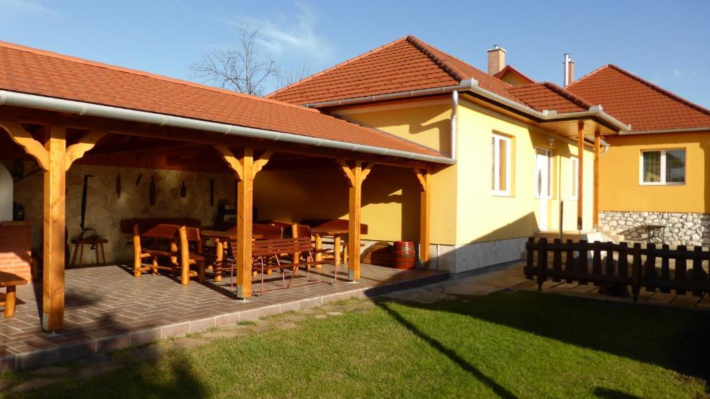 Napfeny Apartman Es Vendeghaz Egerszalók Εξωτερικό φωτογραφία