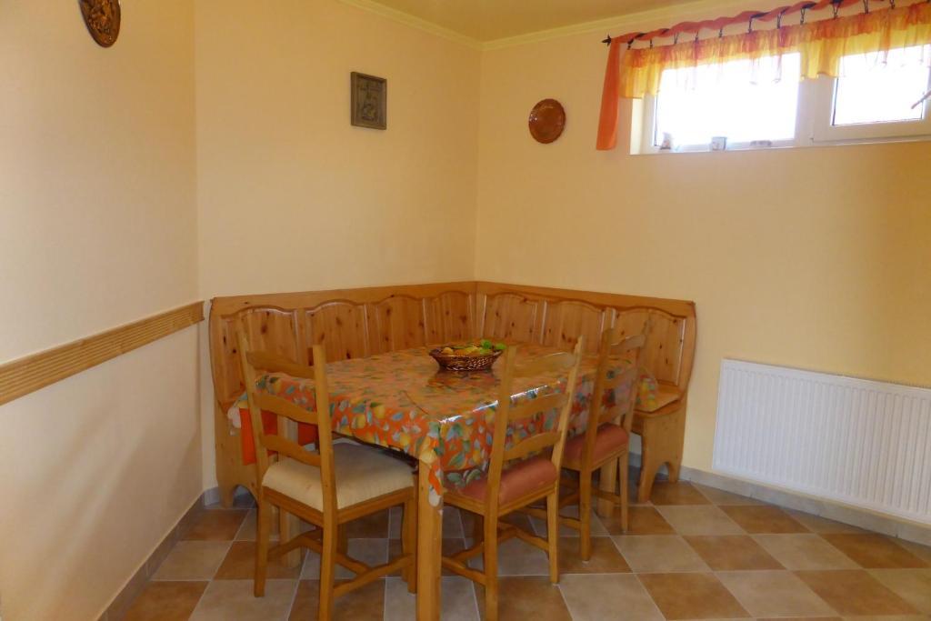 Napfeny Apartman Es Vendeghaz Egerszalók Δωμάτιο φωτογραφία