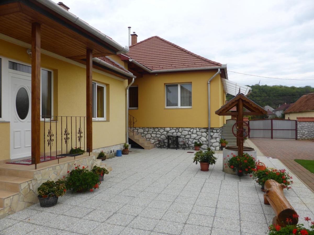 Napfeny Apartman Es Vendeghaz Egerszalók Εξωτερικό φωτογραφία